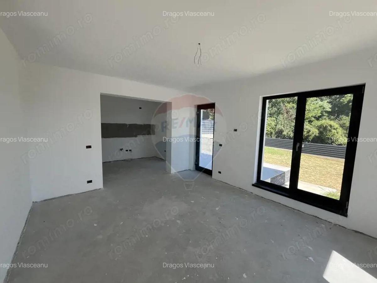 Casa de vanzare la 12 minute de Pite?ti inconjurata de natura - 7