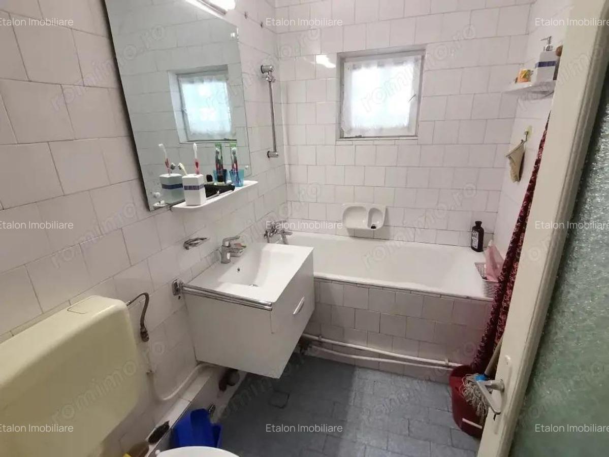 Apartament 3 camere semidecomandat, ultracentral Etaj4/4 Piatra Neamt - 4