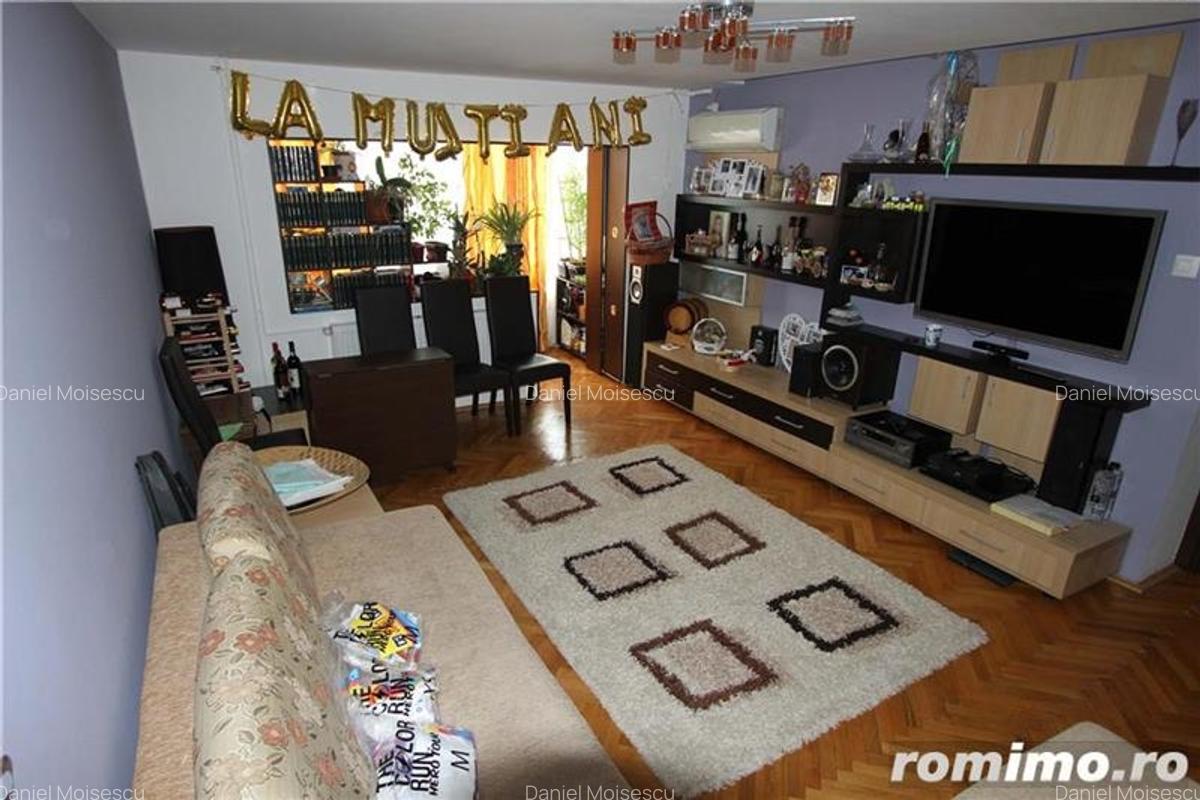 Decomandat cu 2 bai, modelul cel mai mare - 14