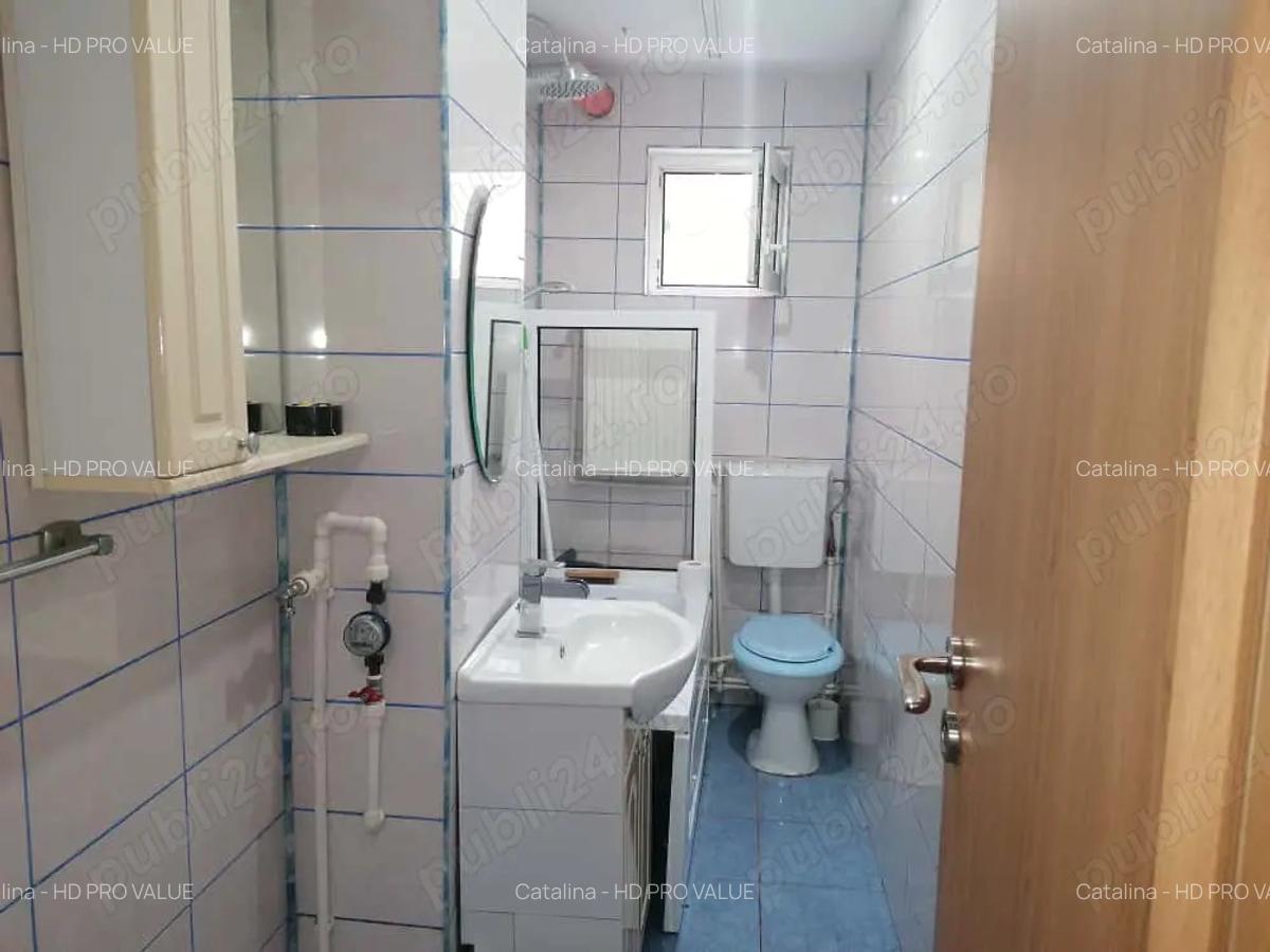 Apartament 3 camere, decomandat, str. Aurel Vlaicu - HATEG - 2