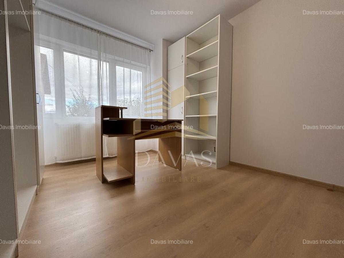 Apartament de 3 camere semidecomandat | Zorilor - 10 Apartament de 3 camere semidecomandat | Zorilor - 10