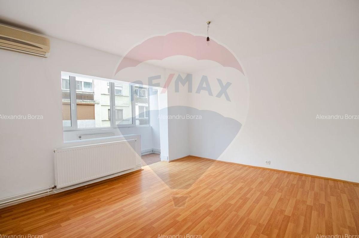 Apartament Decomandat cu 4 Camere | Etaj 1 | Zona Soarelui - Confort 1 - 1