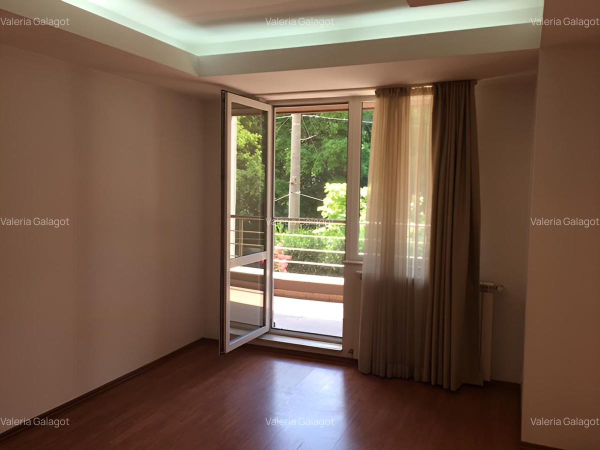 Apartament cu 3 camere decomandat în Herăstrău - 11