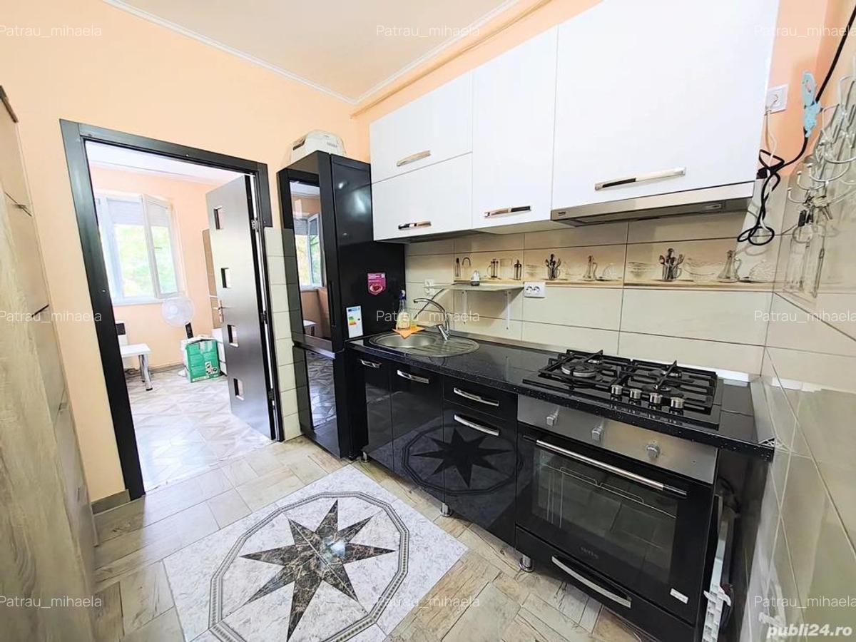 Vand garsoniera in Hunedoara, zona centrala, langa pietonala Corvin, etaj 1, 23.900 euro neg - 1