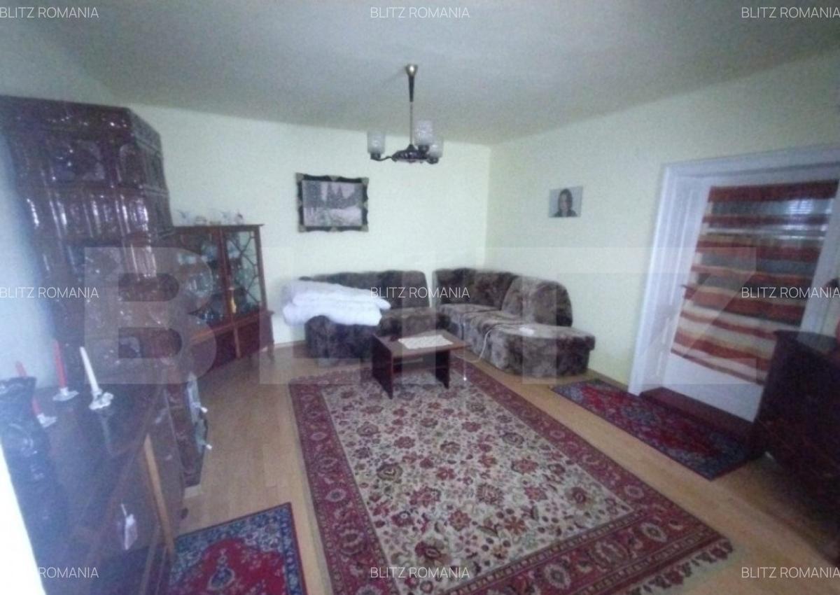 Casa 3 camere,120mp utili,1300 mp de teren intravilan,zona S - 6