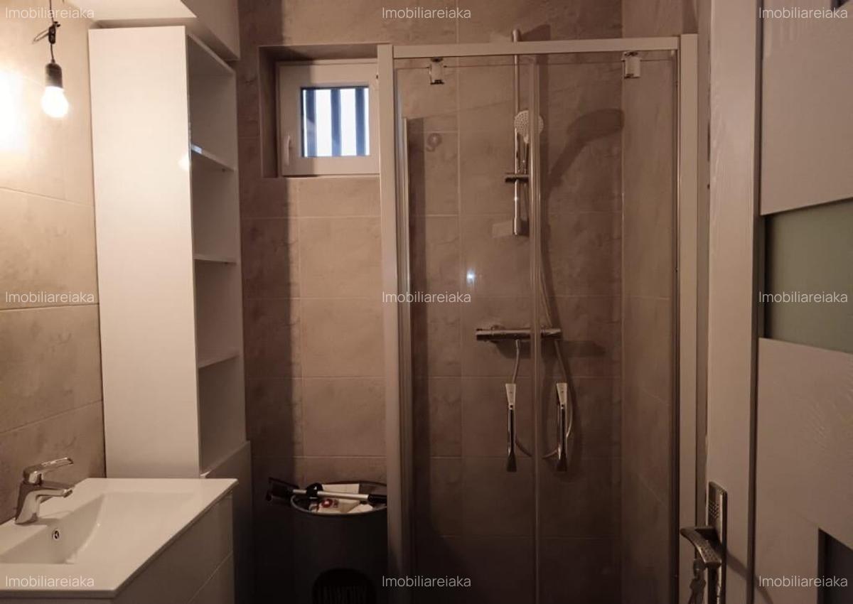 P.Dulfu, 3 camere, decom., etaj 2 - 5