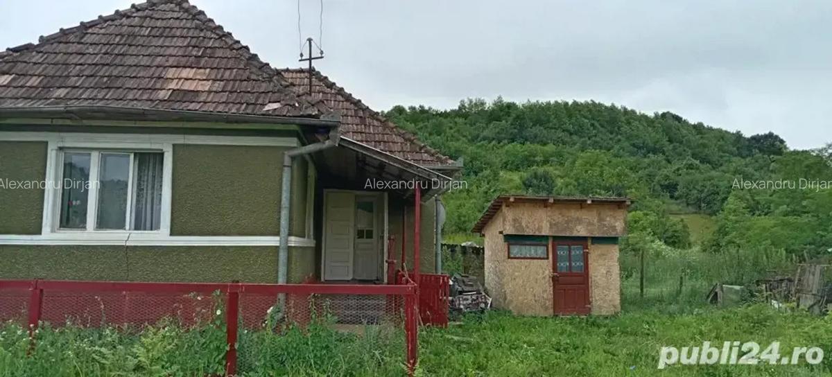 Vand casa in satul Nasal judetul Cluj Napoca , curte si gradina, total suprafa?a 22 de arii - 3
