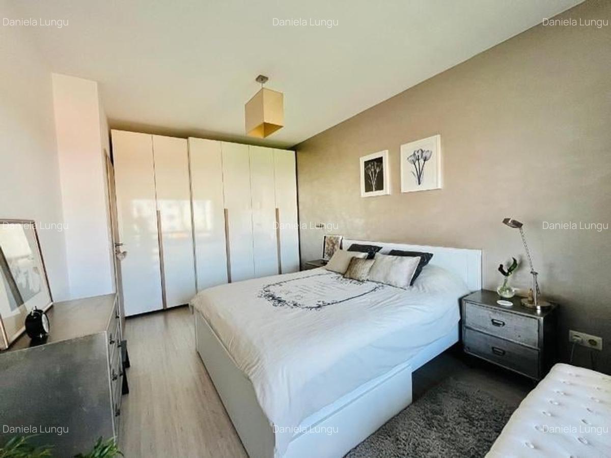 Rezidenta pe linie eleganta, living 25 mp,semineu,panouri fotovoltaice 3KW, cent - 3