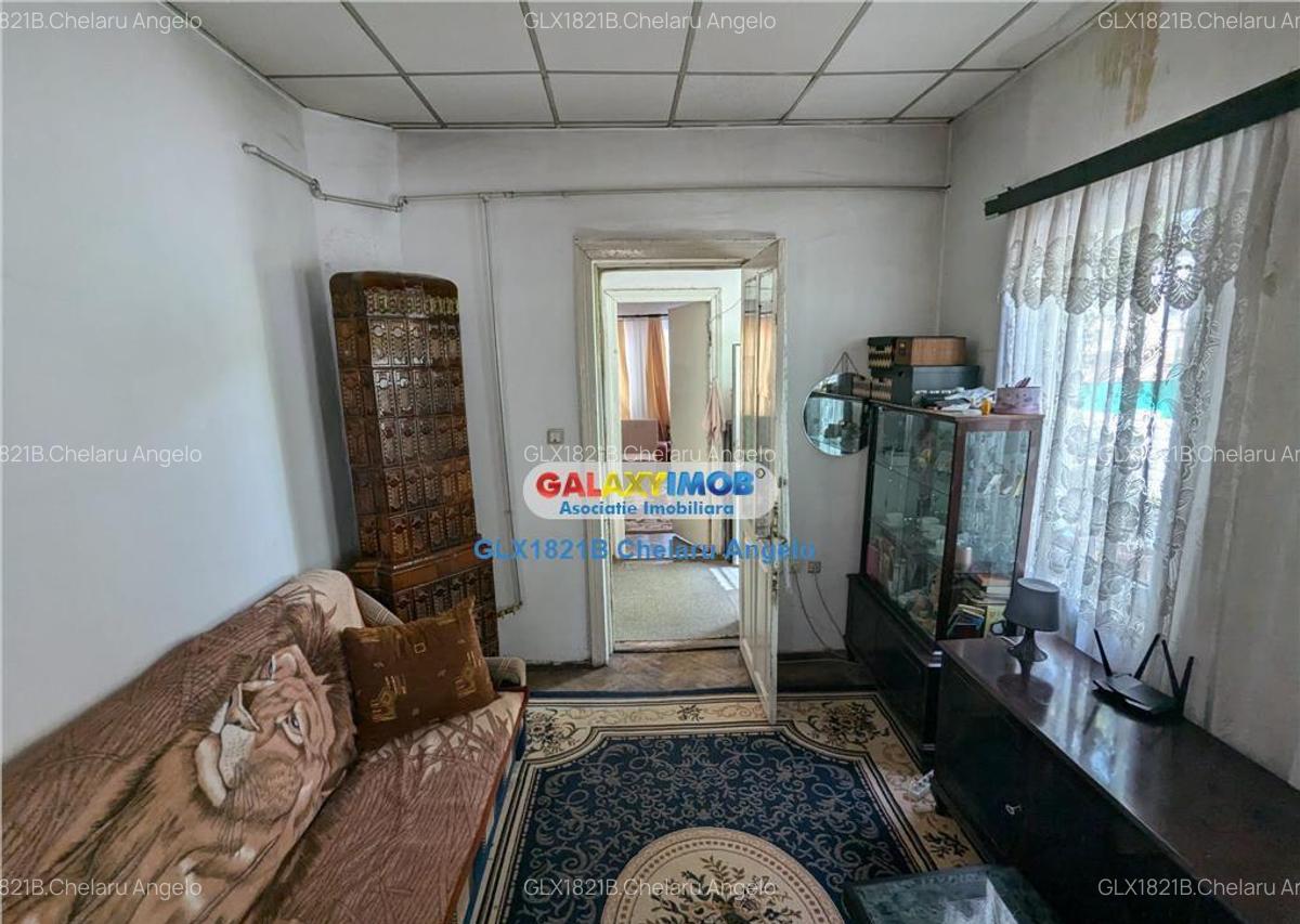 Parcul Carol casa singur curte 3 camere,curte 70 mp - 1