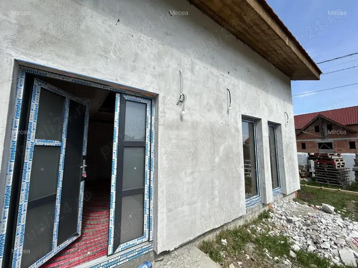 Vand vila noua la nivel,Fantanele,jud.Arad,st.300 mp,la gri - 3