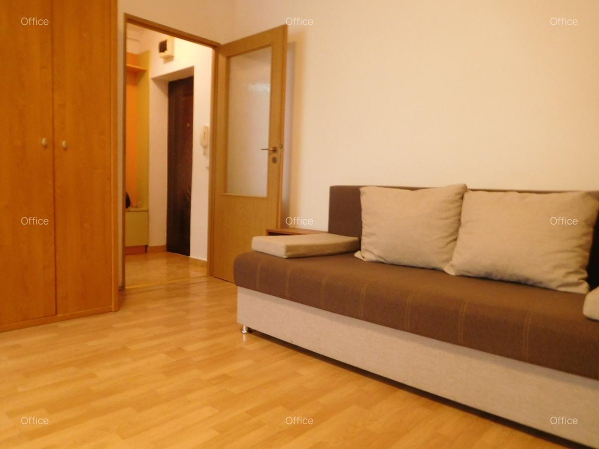 Apartament cu 1 camera, str C Turzii - 1