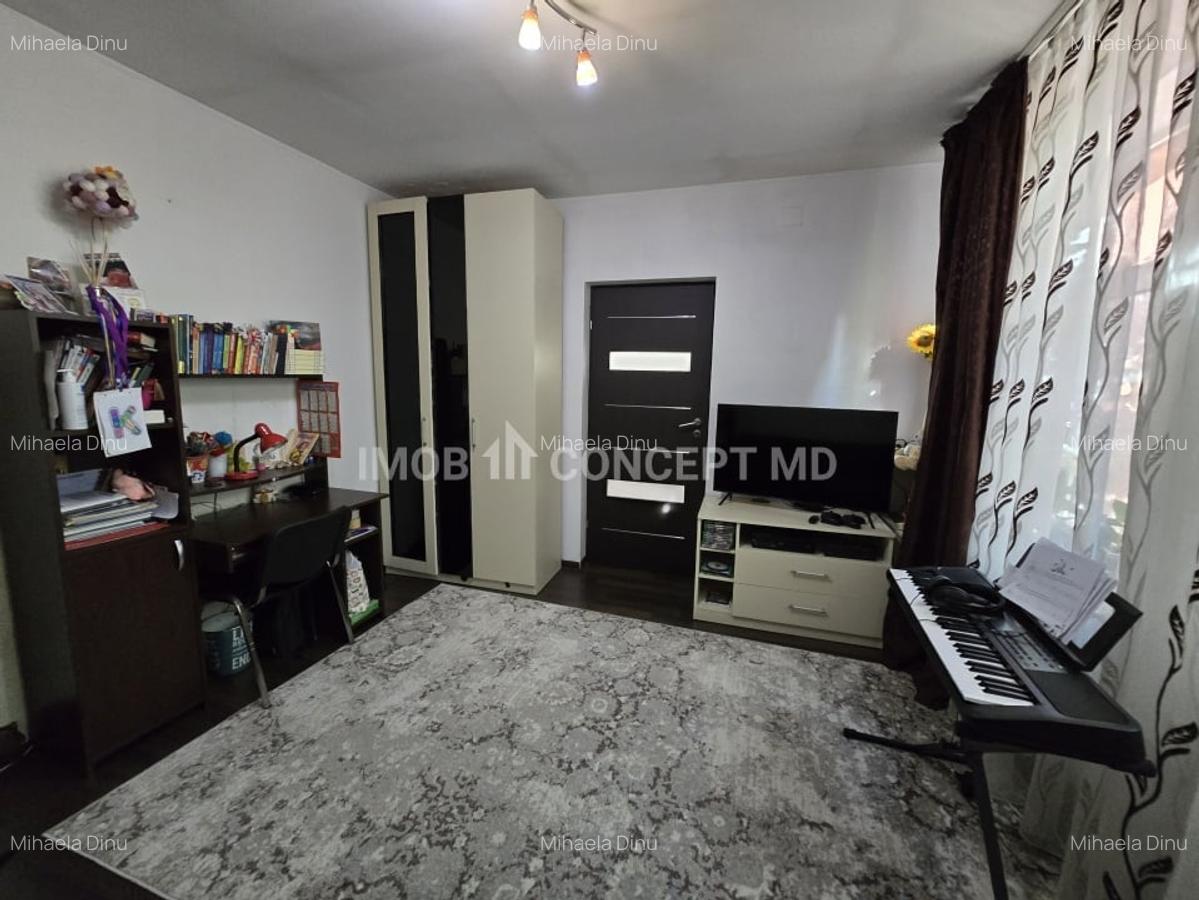 VANZARE CASA 3 CAMERE in zona Democratiei - 7
