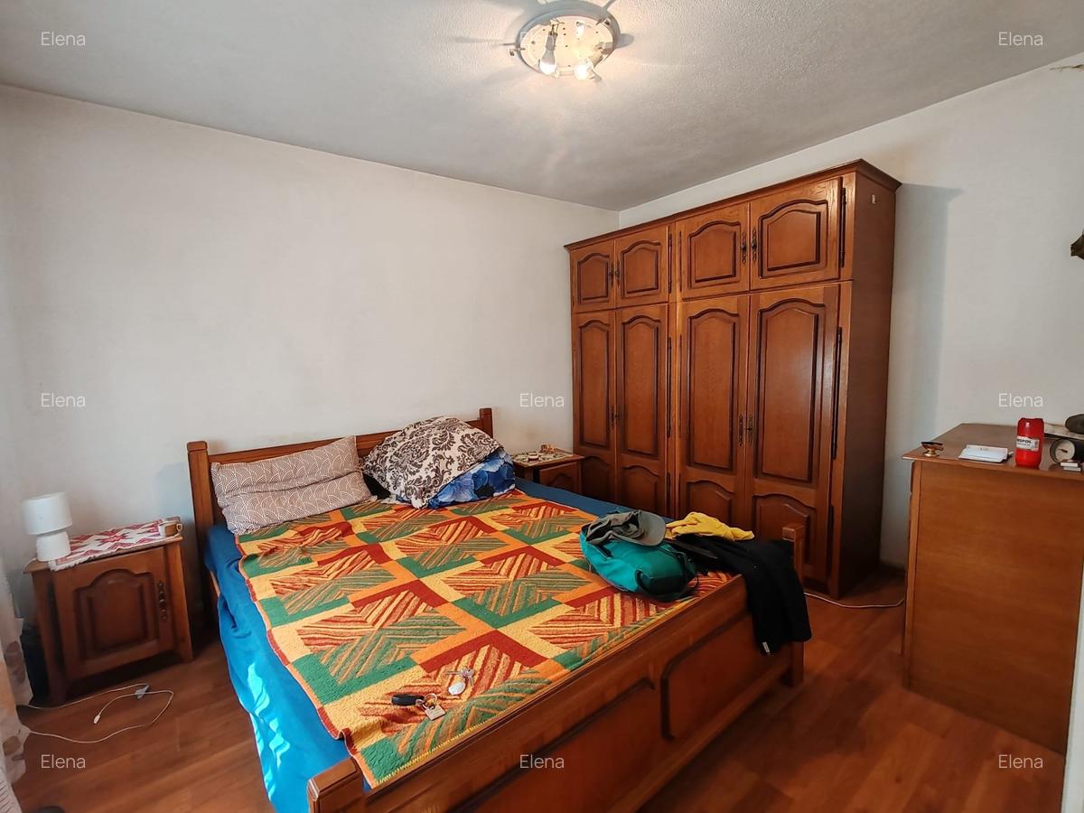 Chiajna casa veche cu teren stradal in centru - 4