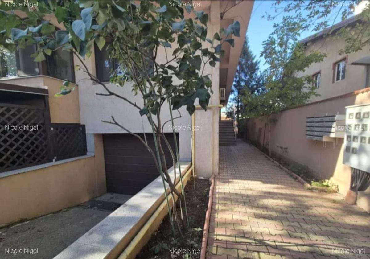 Apartament cu 3 camere decomandat în Dămăroaia - 12