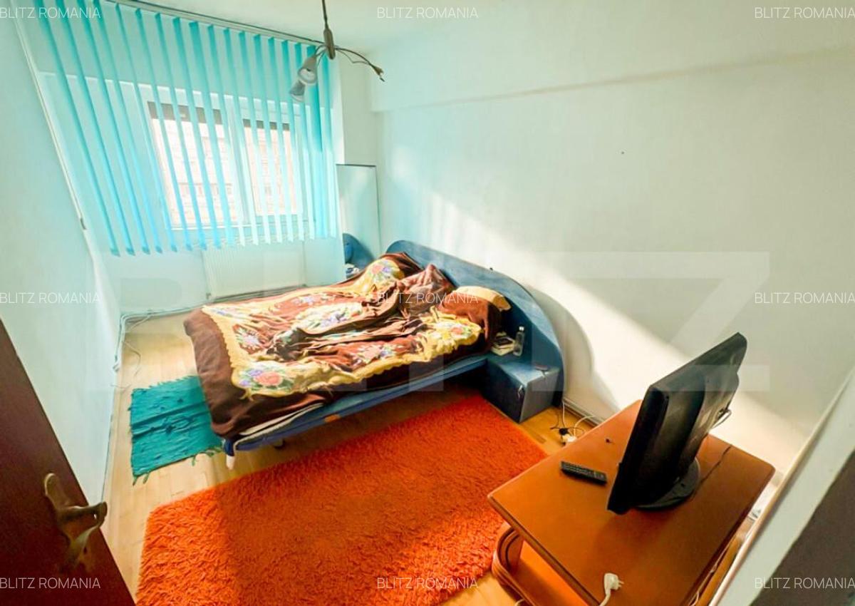 Apartament cu 4 camere, decomandat, zona Decebal - 4