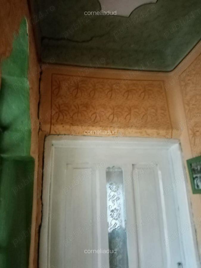 Vand casa veche cu teren intravilan - 2