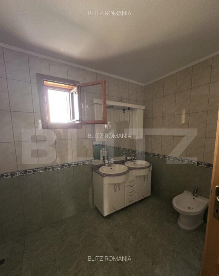 Casa spa?ioasa, 11 camere, 600 mp, teren 1450 mp, zona Li - 3