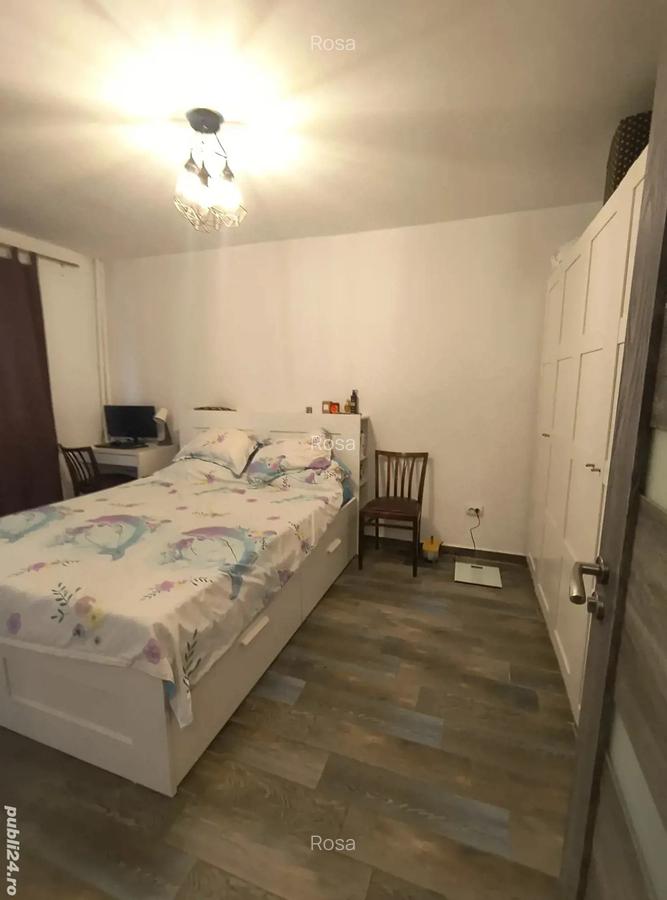 Proprietar Vand Apartament 4 camere, 65 m, balcon, renovat, mobilat, Bulevardul 1 Decembrie 1918 - 1 Proprietar Vand Apartament 4 camere, 65 m, balcon, renovat, mobilat, Bulevardul 1 Decembrie 1918 - 1