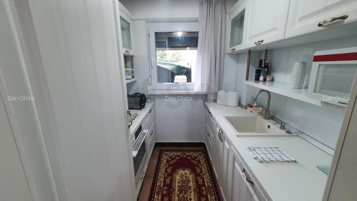 Apartament cu 4 camere decomandat în Băneasa - 10