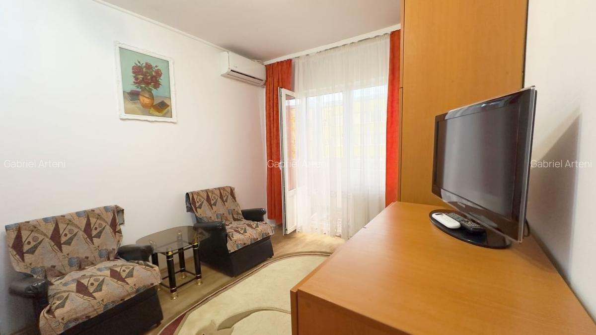 Piata Veteranilor, garsoniera luminoasa! - 1