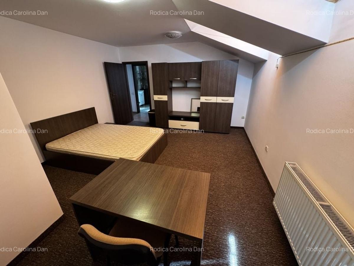 Apartament spațios cu 4 camere, la 10 min de UMFST, zona 7 noiembrie - 14
