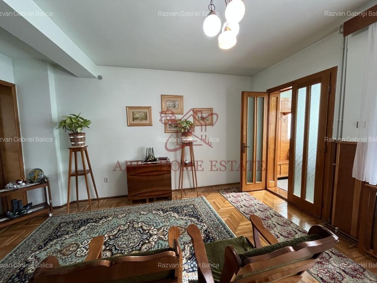 Vilă spațioasă 6 camere în centrul Lugoj – teren 471 mp, garaj - 14