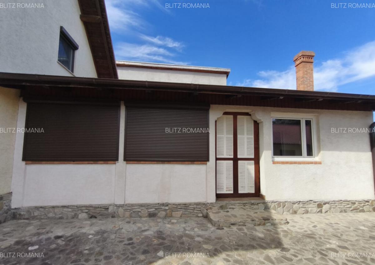 Casa 5 camere, zona ultracentrala, 1500mp teren, Radauti - 4