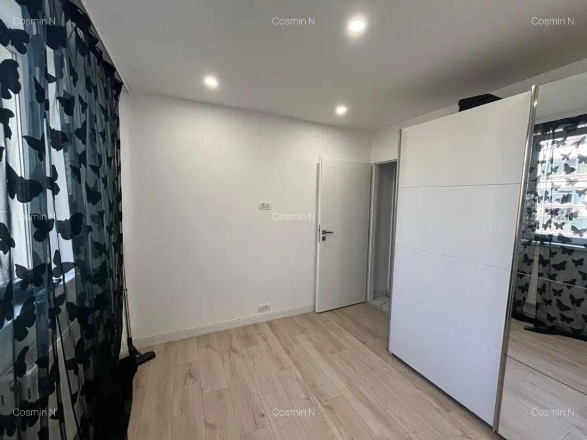 Metrou 1 Decembrie Decomandat 3 Camere - 4