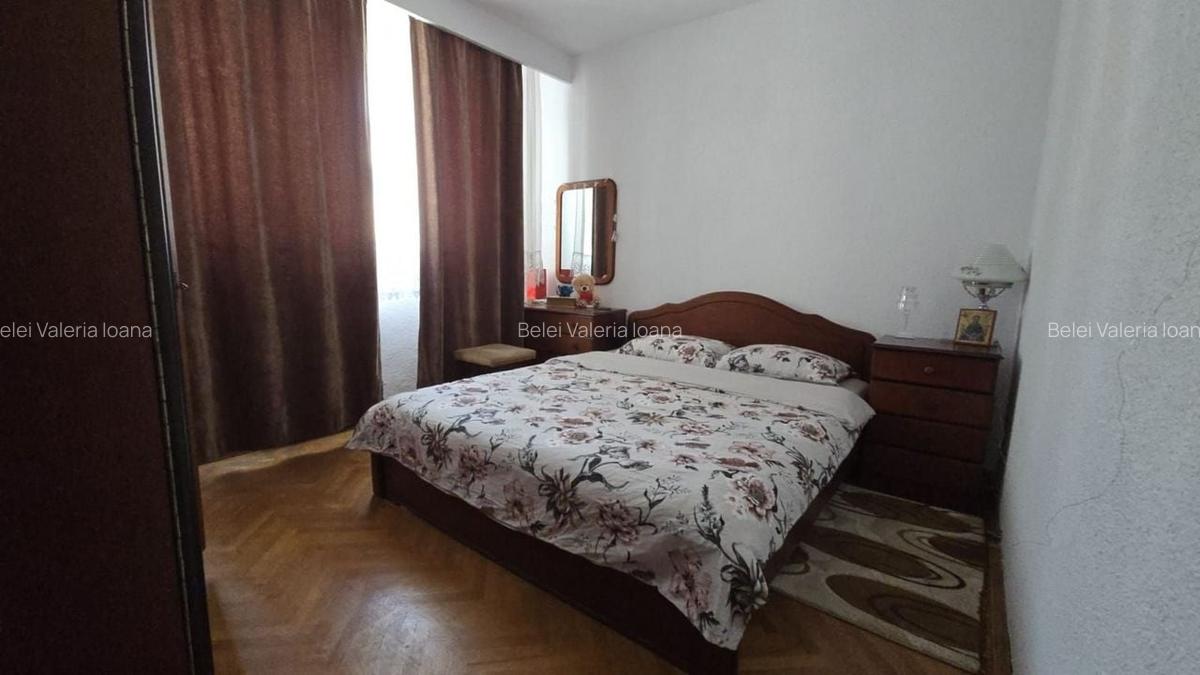 3 camere - zona Han - etaj 3/4 - decomandat - 63 mp - balcon - 6