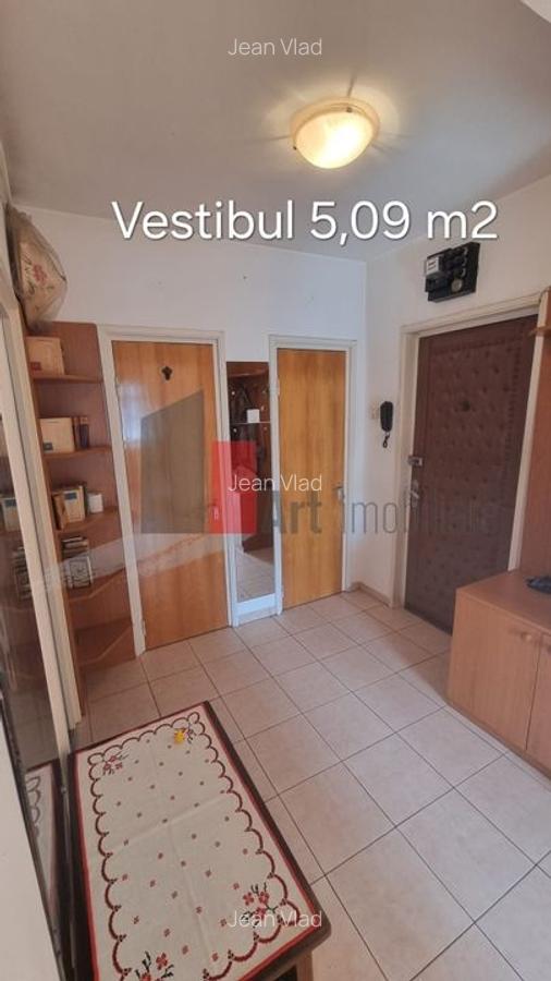 Apartament cu 3 camere decomandat în 1 Mai - 3
