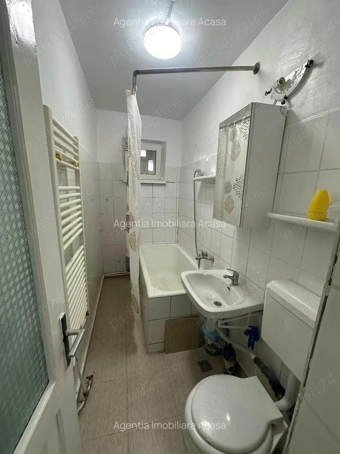 De vanzare 2 camere ?i balcon, zona Posta Mica, 39.600 euro - 2