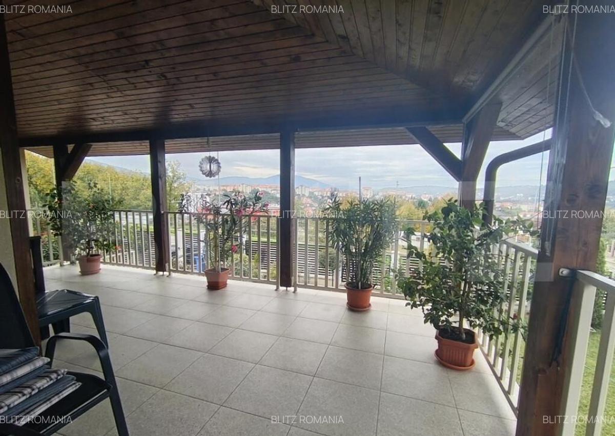 Casa cu 3 camere in suprafa?a de 122 mp ?i un teren de 5 - 4 Casa cu 3 camere in suprafa?a de 122 mp ?i un teren de 5 - 4