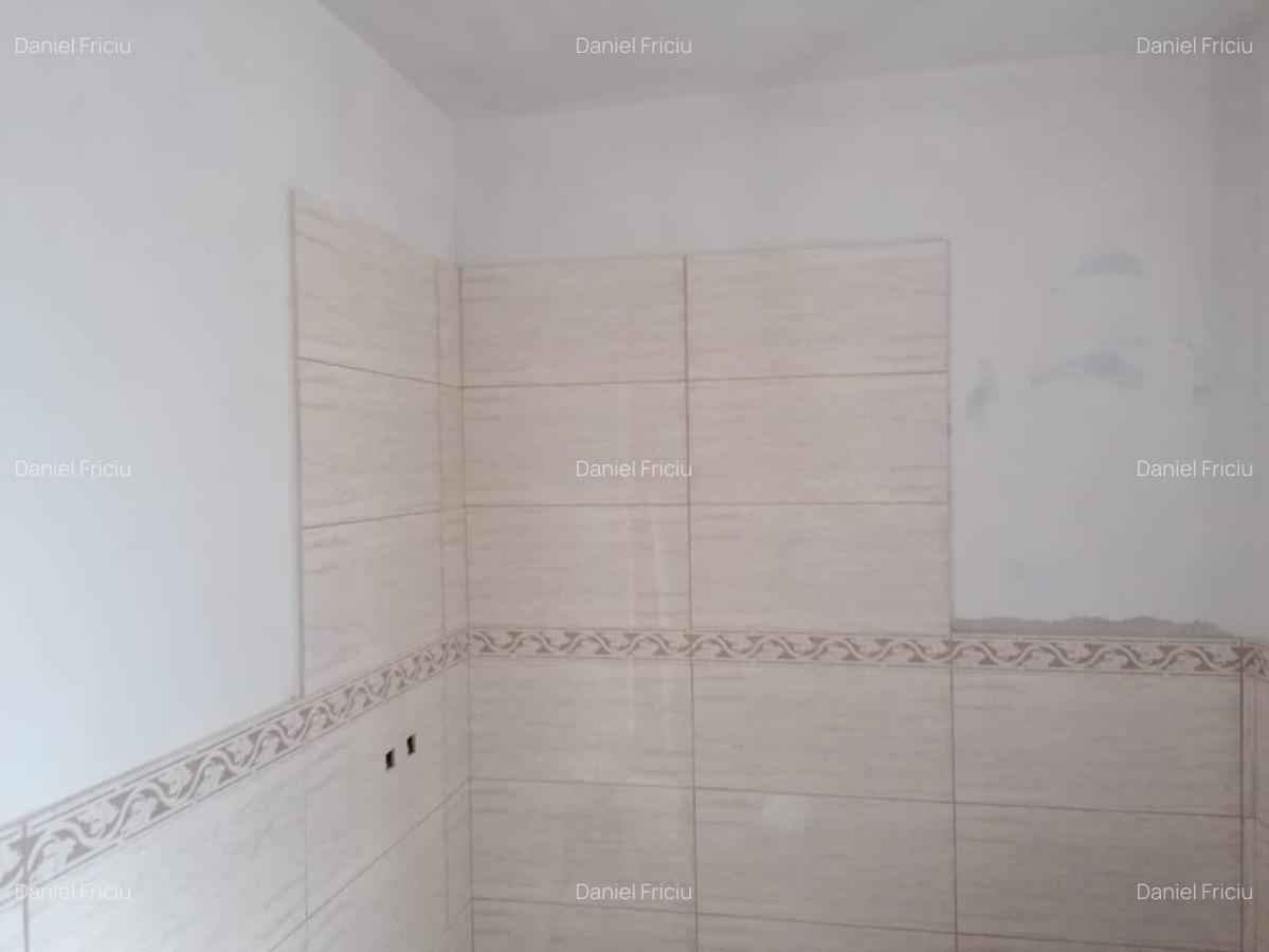 Casa - vila de vanzare construita in stil italian - 14