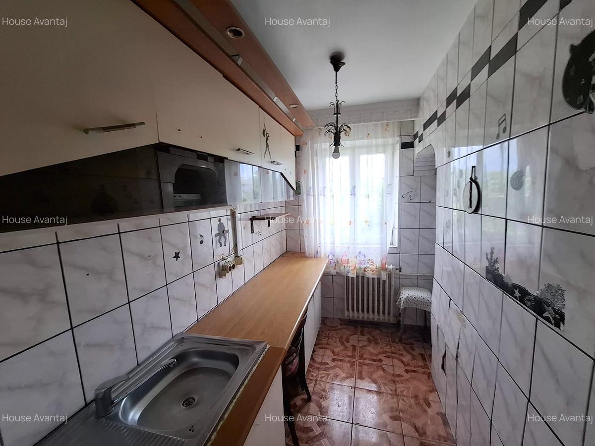 Apartament 3 camere  zona Sud - 8
