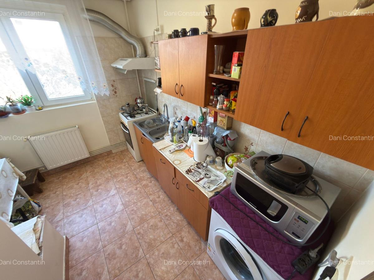 Apartament 4 camere, cetrala termica, boxa 12 mp in acte, str. Gura Ialomitei 5 - 8 Apartament 4 camere, cetrala termica, boxa 12 mp in acte, str. Gura Ialomitei 5 - 8