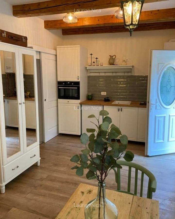 Casa finisata cu 2 apartamente, parcare, central - 1