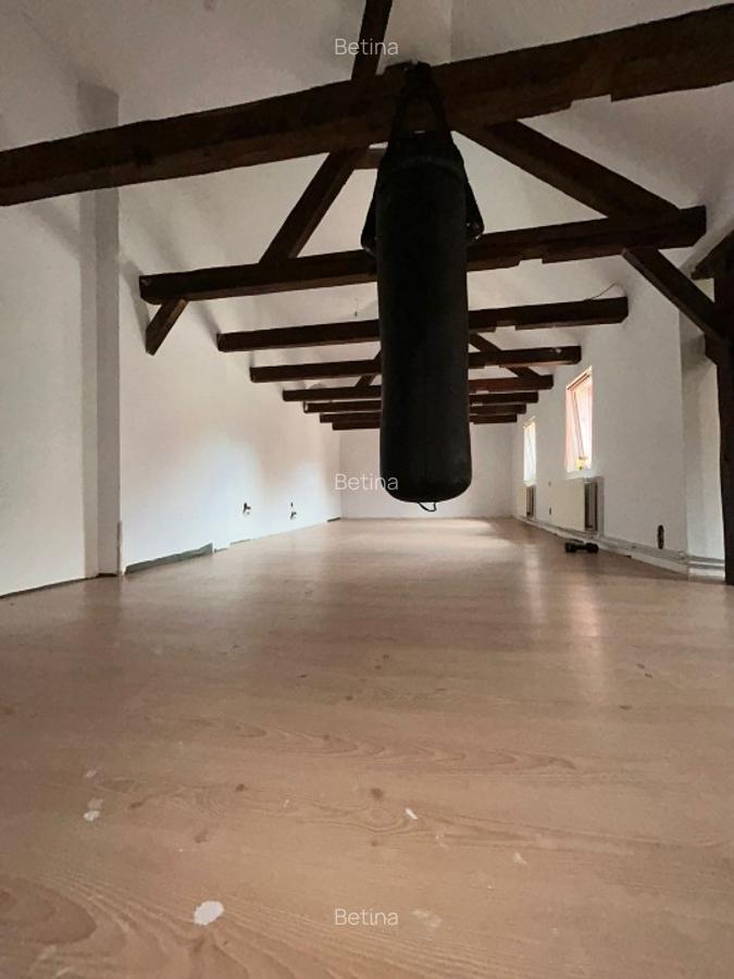 Casă cu etaj de vânzare – ultracentral, Cisnădie - 10