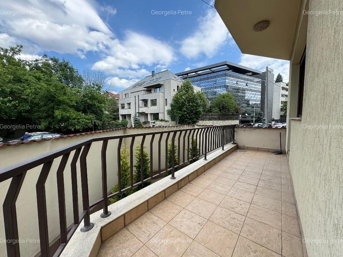 Apartament spatios cu terasa 20mp, garaj si boxa// Clucerului - 5