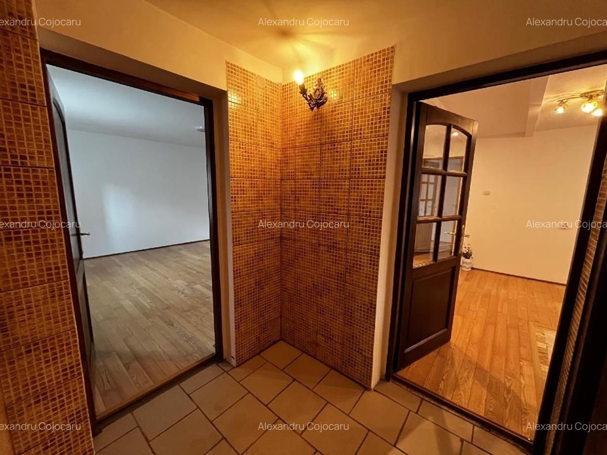 Apartament decomandat de 3 camere la curte/în vilă DE VÂNZARE Direct Proprietar - 2