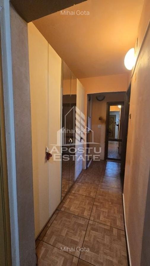 Apartament cu 3 camere, centrala proprie, etaj 3, zona Lipovei - 11