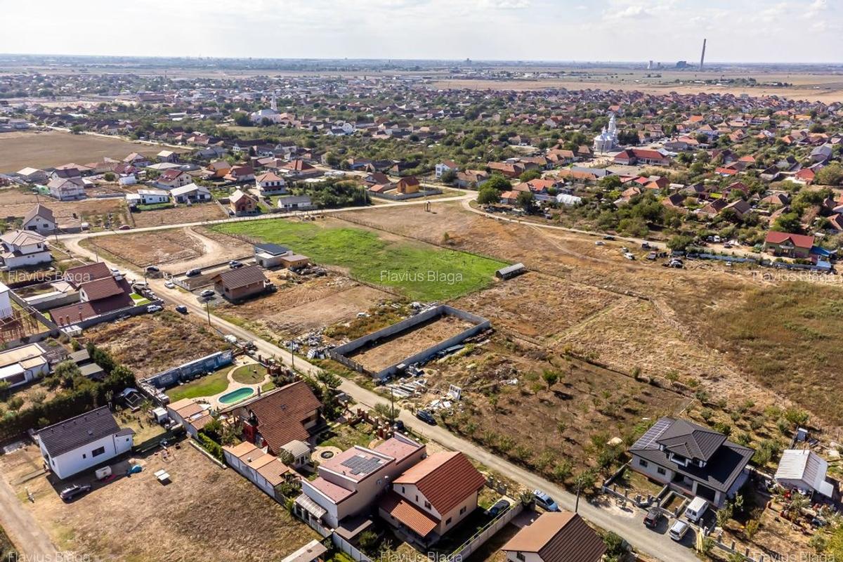 Teren de 733 mp în Livada, cu gard finalizat, Comision 0 - 3