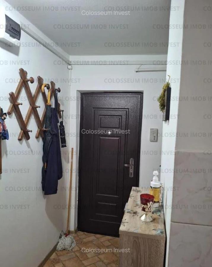 Apartament cu 2 camere, decomandat - zona Tractorul - 2