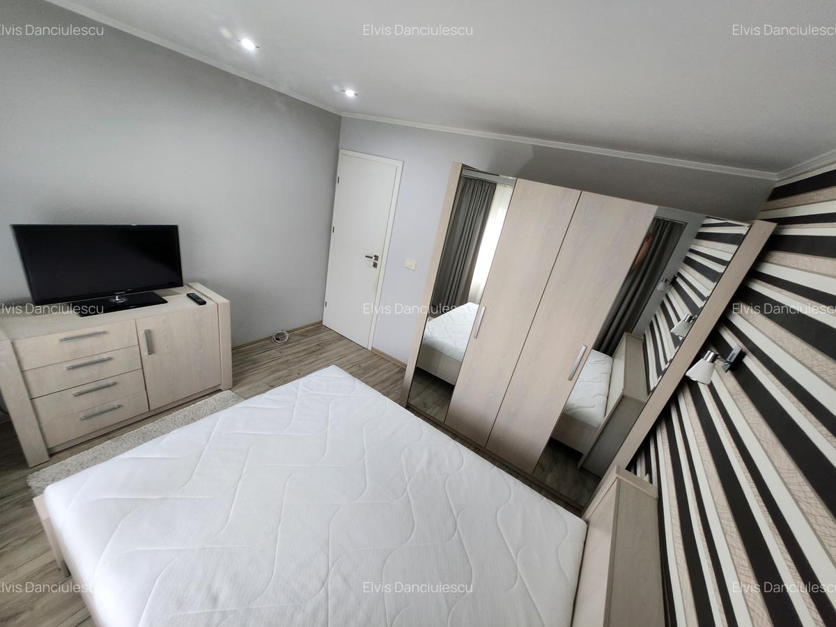 2 Cam-Aradului-3 Min Iulius Town--Mobilat-Centrala-Balcon--Aer conditionat-56 MP - 13