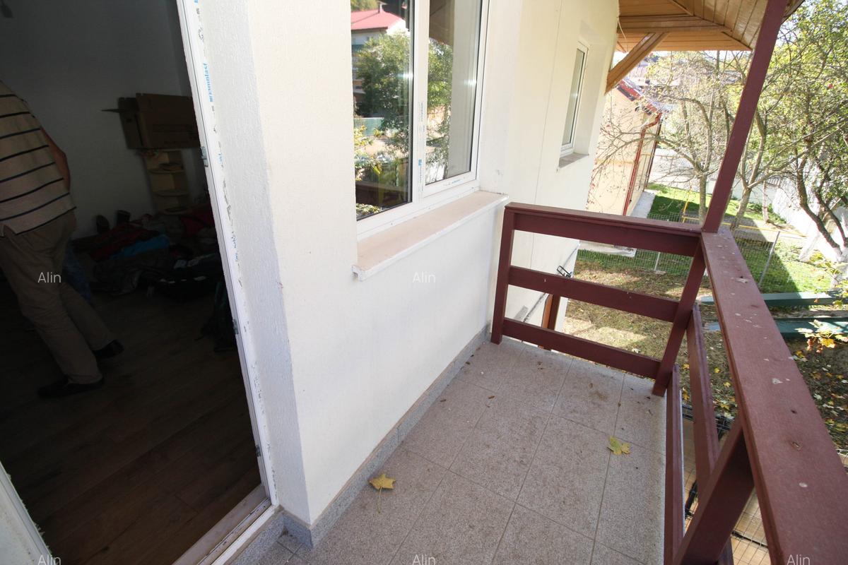 Casă cu 7 camere în Platoul Izvor - 9