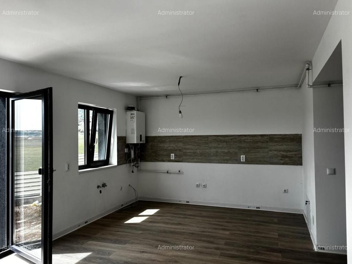 Corp de casa constructie NOUA Codlea,PARTER ,curte proprie. - 1