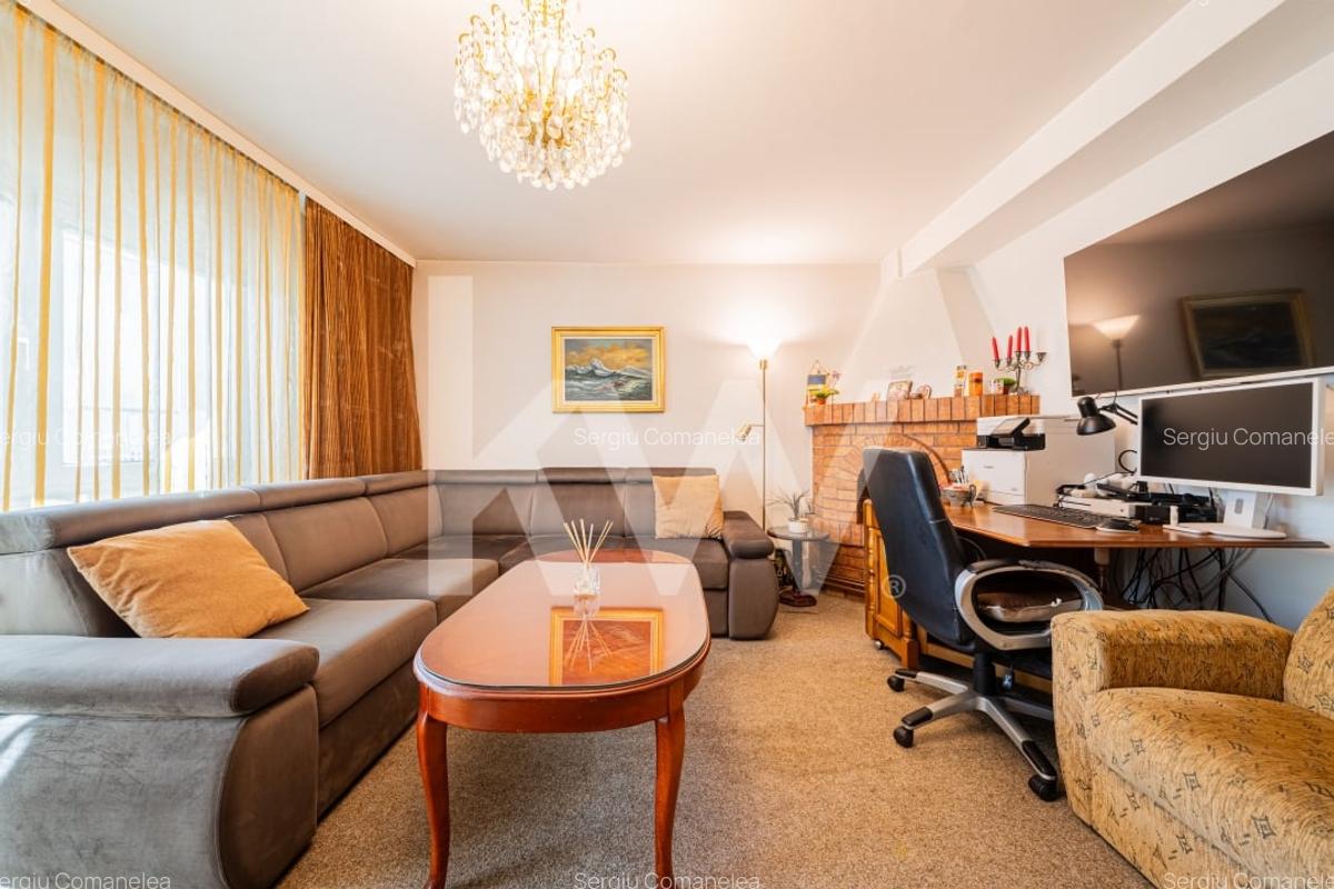 Vanzare apartament cu 3 camere, decomandat, 86 mp - Astra - 1
