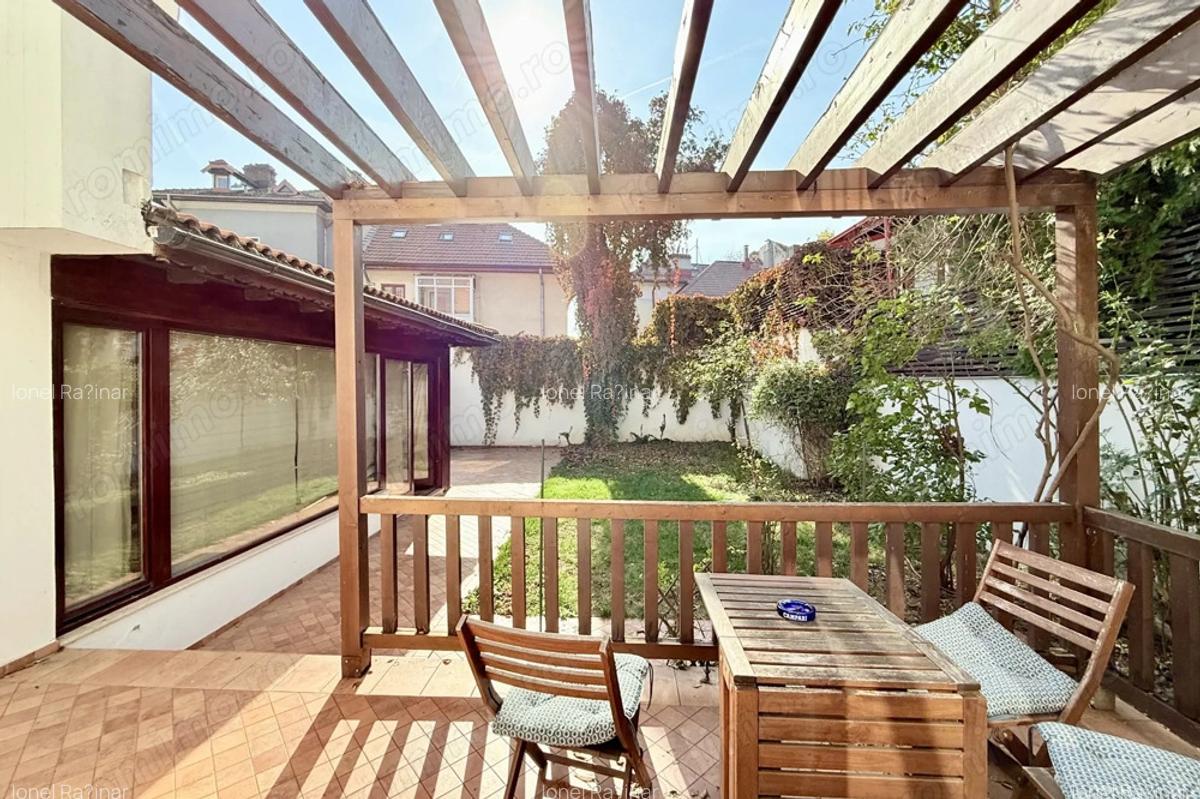 Vila superba | Cotroceni | 8 camere terasa ?i gradina - 18 Vila superba | Cotroceni | 8 camere terasa ?i gradina - 18