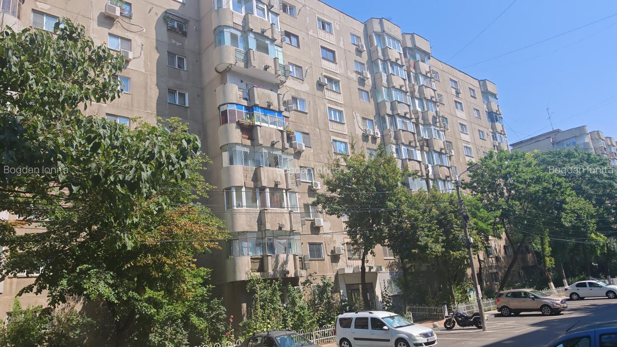 Apartament 2 Camere - Decomandat - Etaj 4/8 - Parc Sebastian - Bucuresti - 1