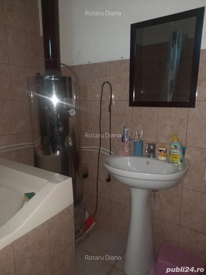 Casa de vanzare cu front stradal generos, disponibila in 2 rate, in zona buna - 6