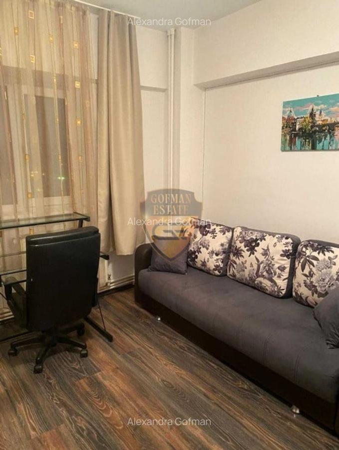 Apartament cu 3 camere decomandat în Casa de Cultură - 1